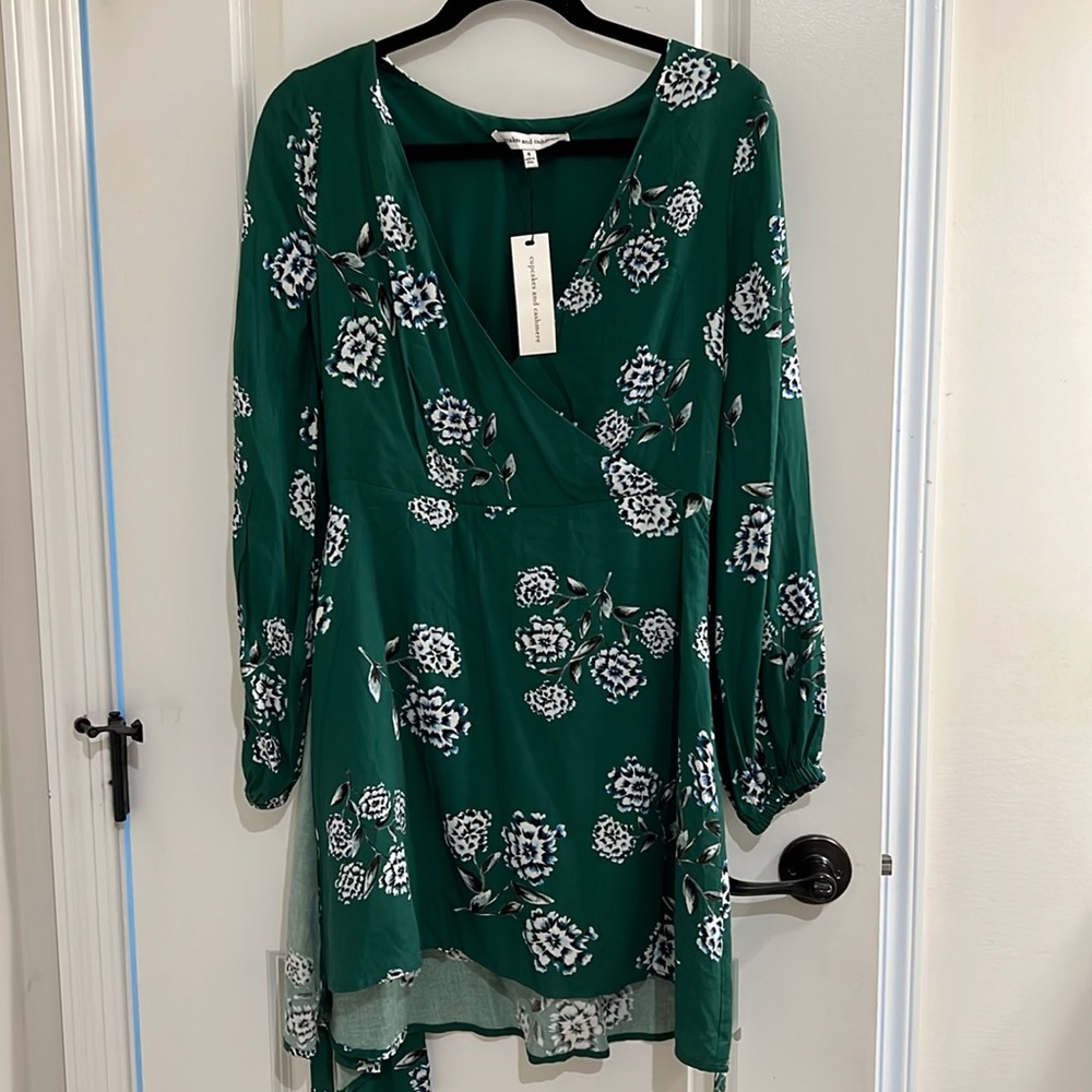 CUPCAKES AND CASHMERE Wrap dress